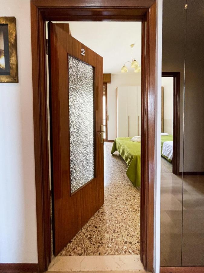 ホテル Casa Gramsci - Affitti Brevi Italia モデナ エクステリア 写真