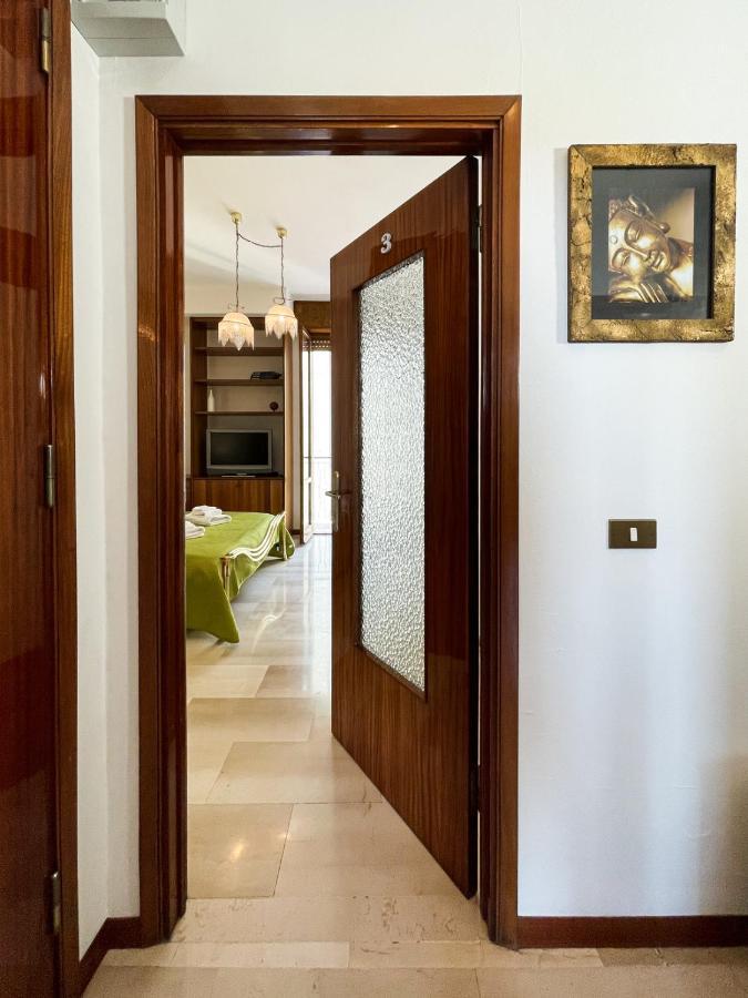 ホテル Casa Gramsci - Affitti Brevi Italia モデナ エクステリア 写真