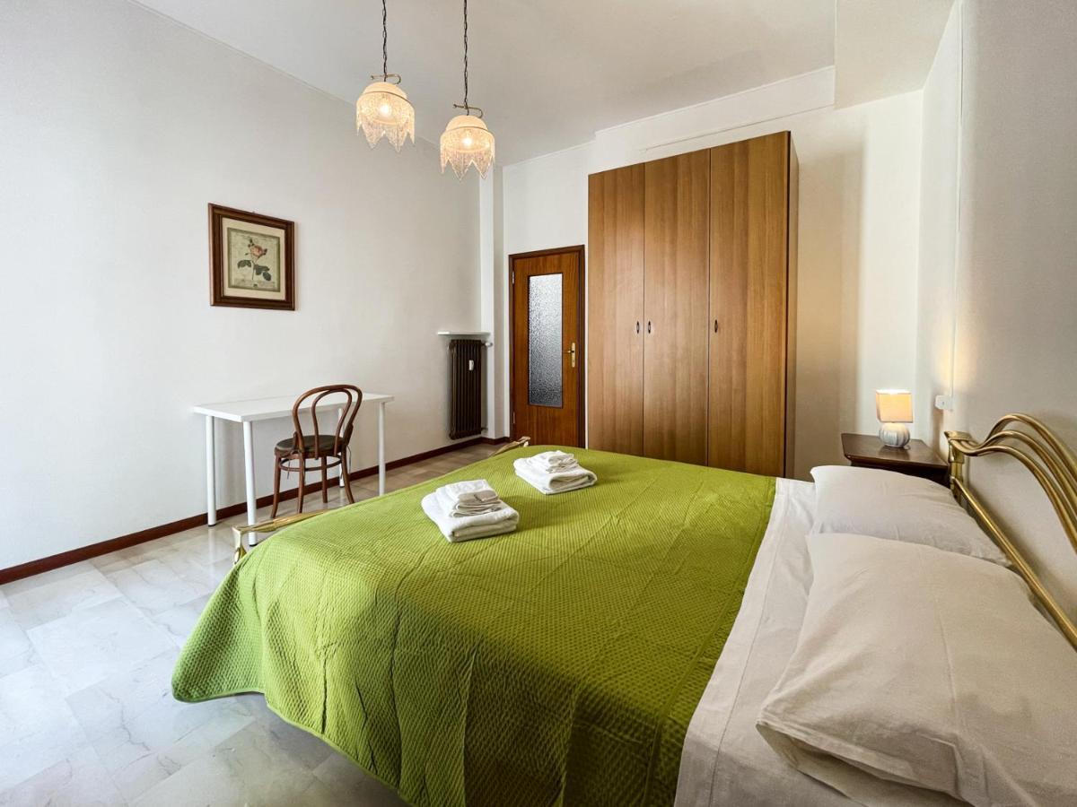 ホテル Casa Gramsci - Affitti Brevi Italia モデナ エクステリア 写真