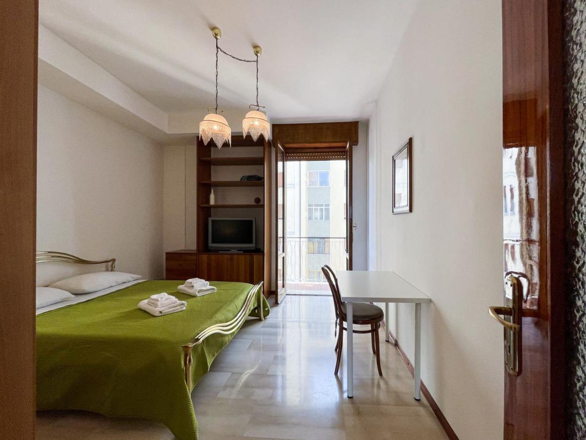 ホテル Casa Gramsci - Affitti Brevi Italia モデナ エクステリア 写真