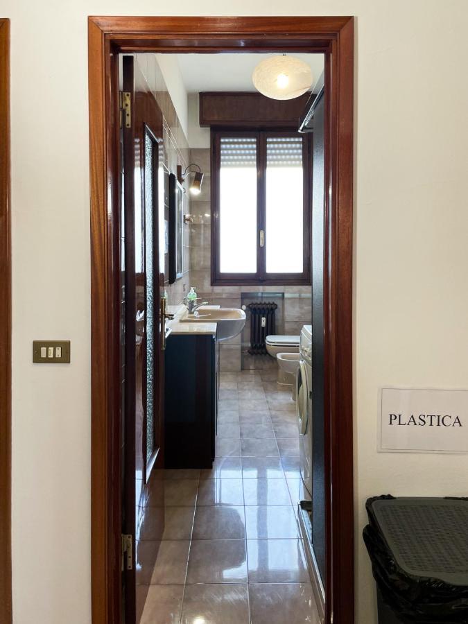 ホテル Casa Gramsci - Affitti Brevi Italia モデナ エクステリア 写真